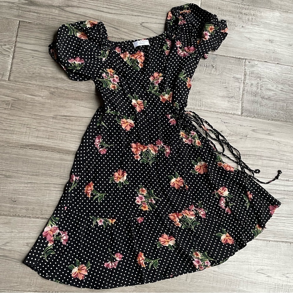 Flynn Skye Annabelle Mini Wrap Dress Polka Dot Floral Pattern V Neck Black SZ XS - Picture 2 of 14